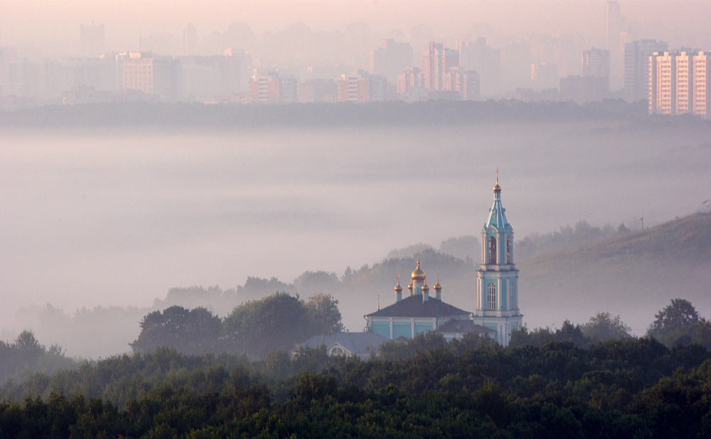 Крылатские холмы ночью